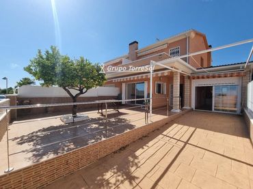 Casa bifamiliare in vendita a de Nostra Senyora de Montserrat