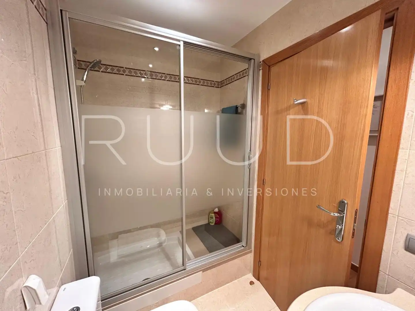 Bathroom of Flat for sale in Castelldefels  with Air Conditioner, Heating and Private garden