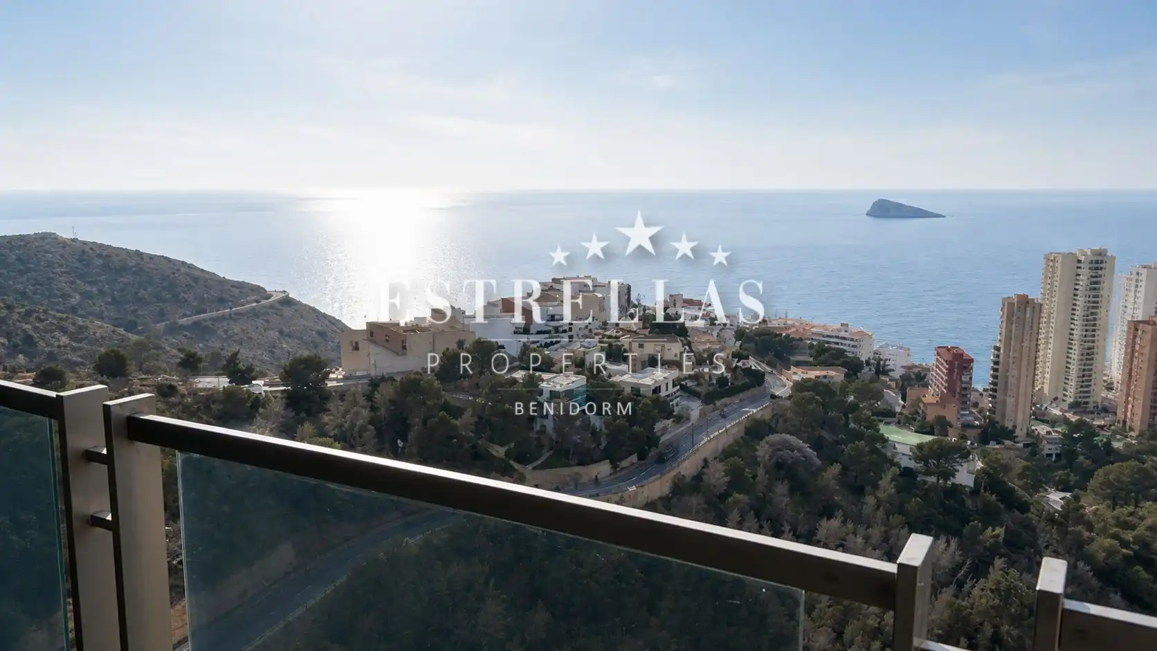 Schlafzimmer von Dachboden zum Verkauf in Benidorm mit Klimaanlage, Heizung und Privatgarten