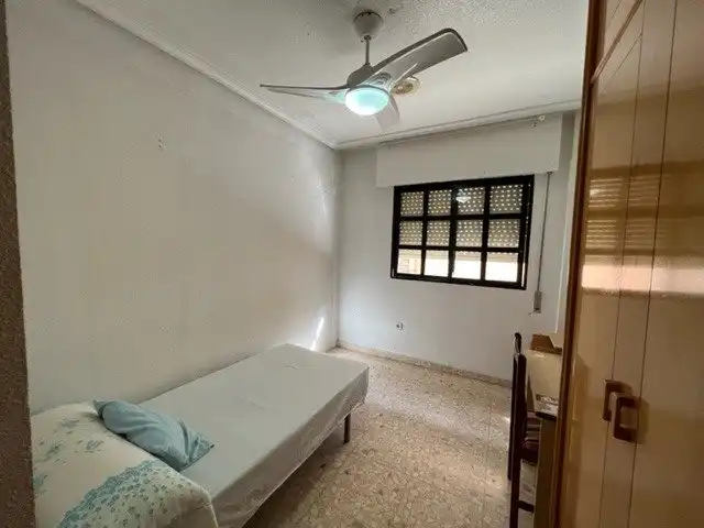 Habitación de Piso en venta en Murcia con Aire acondicionado, Trastero y Amueblado
