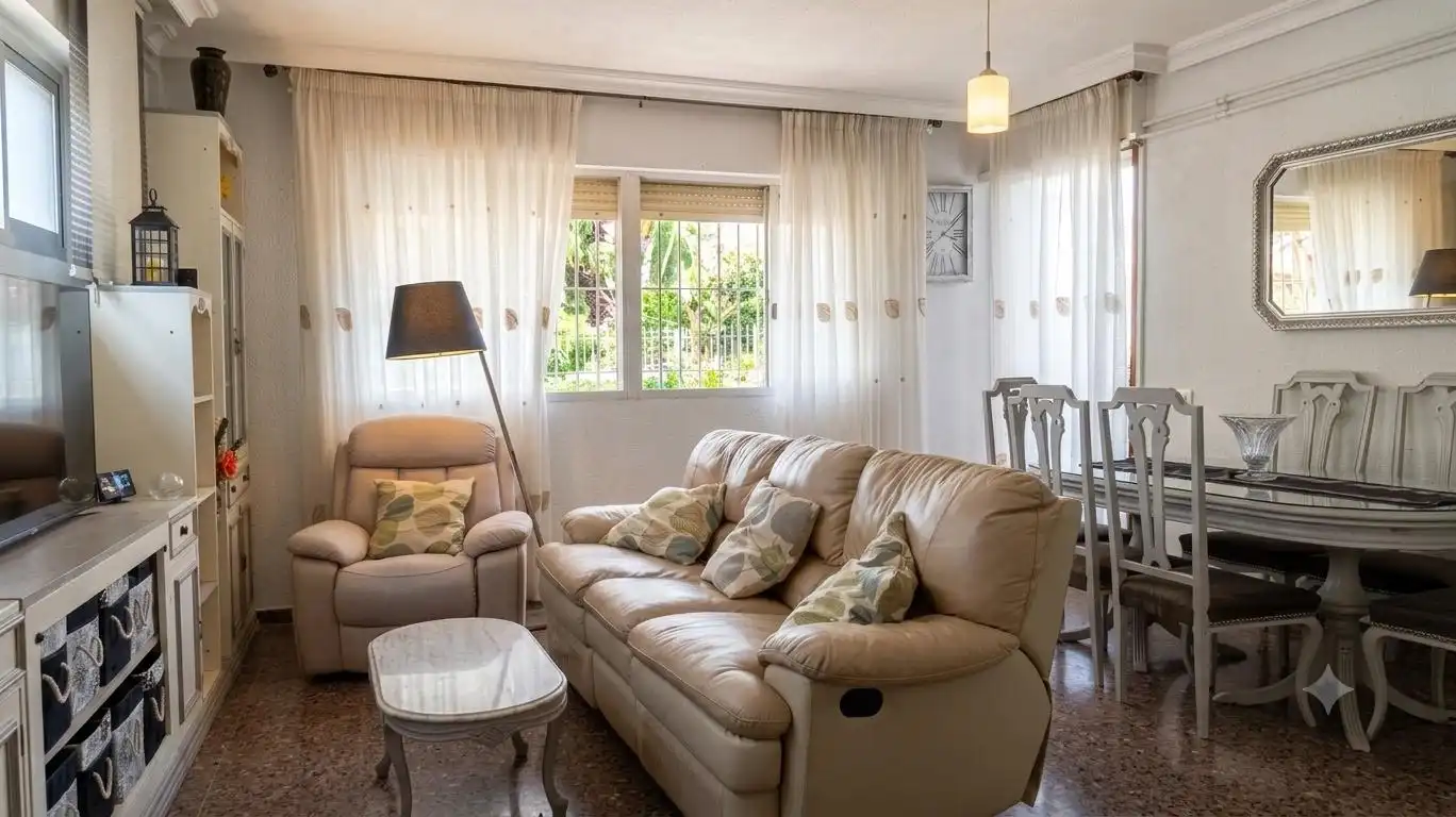 Sala d'estar de Planta baixa en venda en San Pedro del Pinatar amb Aire condicionat i Balcó