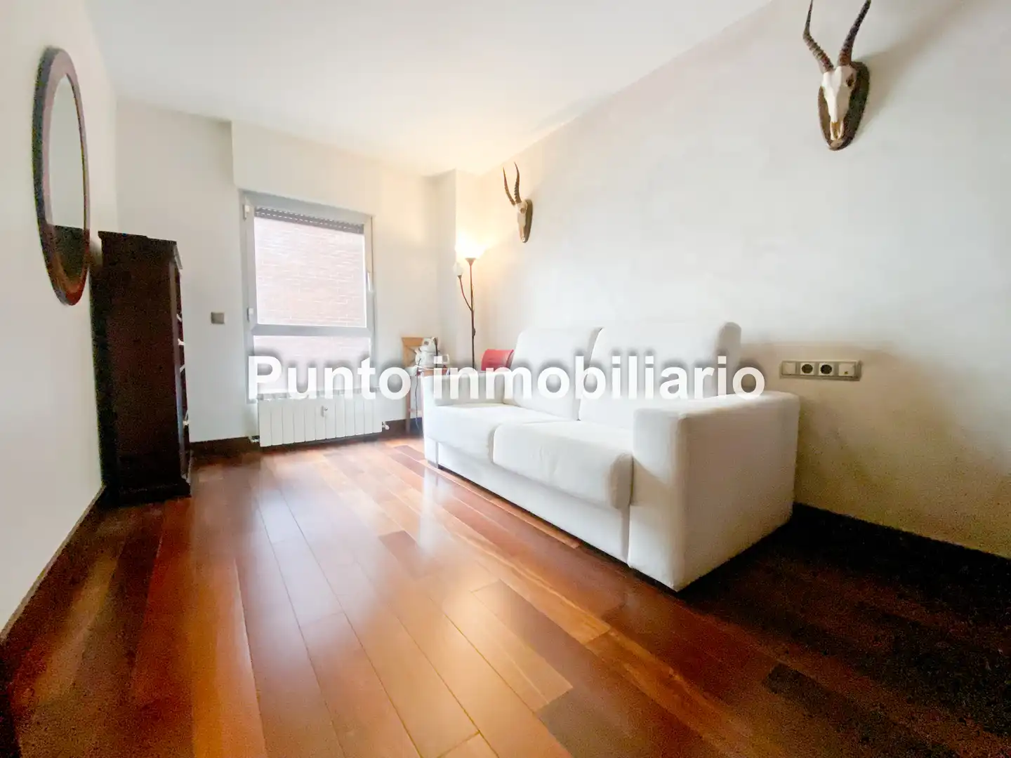 Sala de estar de Piso en venta en Valladolid con Aire acondicionado, Calefacción y Parquet