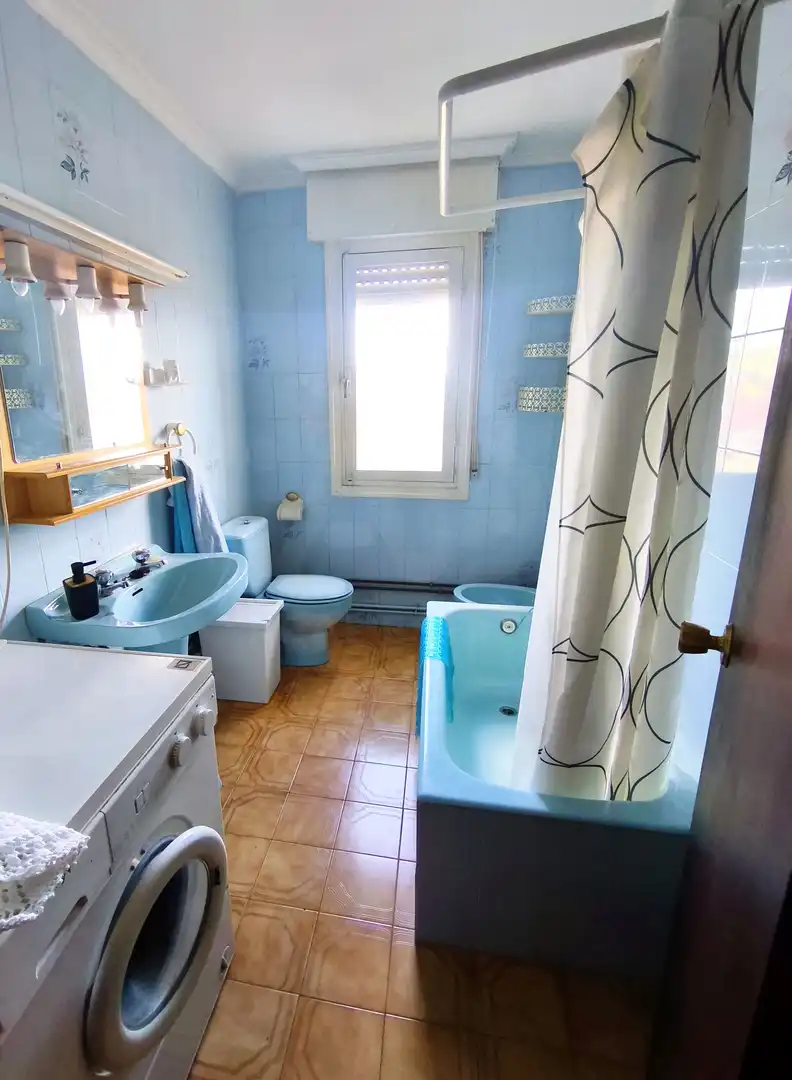 Baño de Piso en venta en Almanza con Calefacción