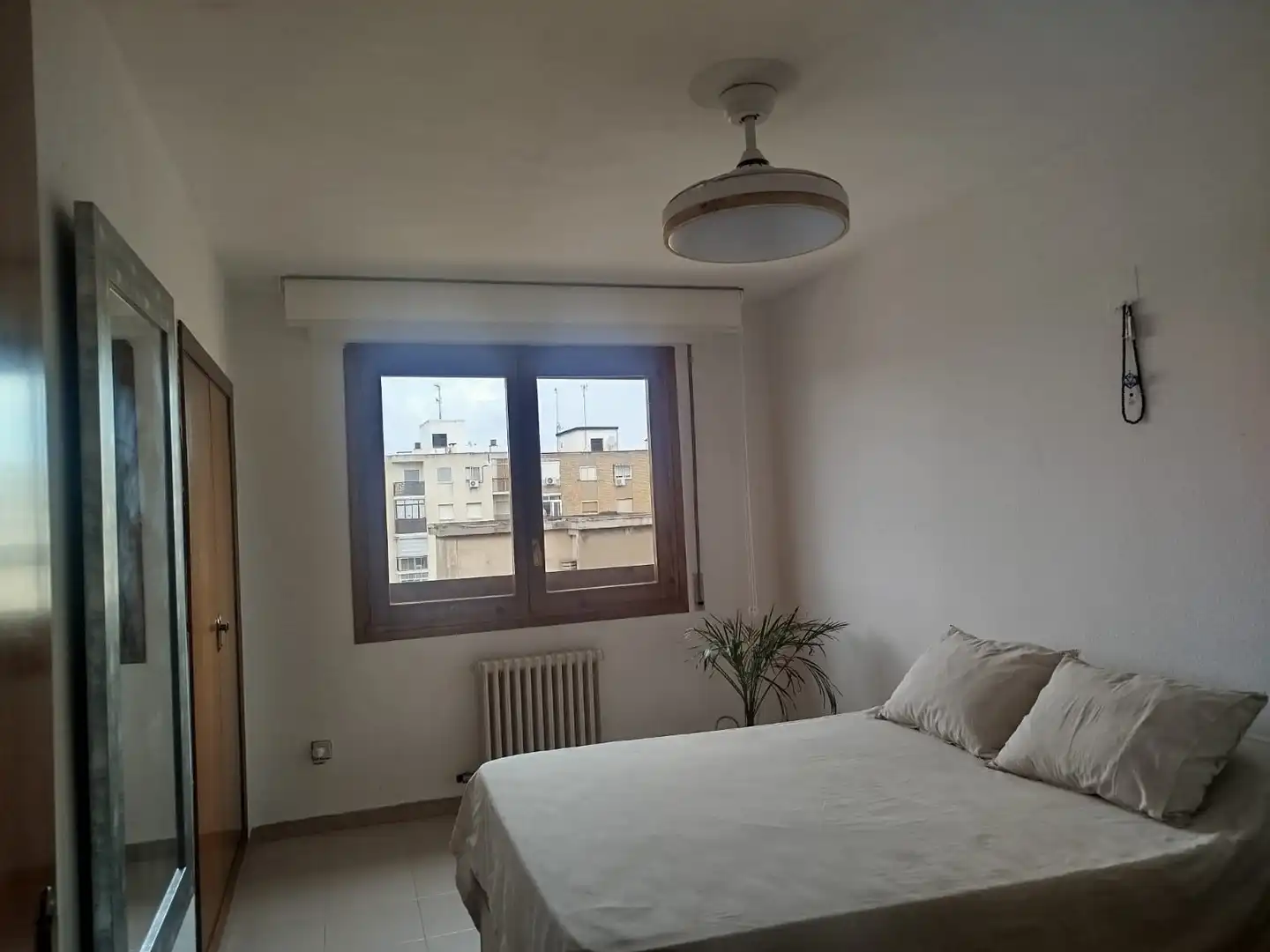 Schlafzimmer von Wohnungen zur Miete in Zaragoza mit Heizung, Möbliert und Ofen