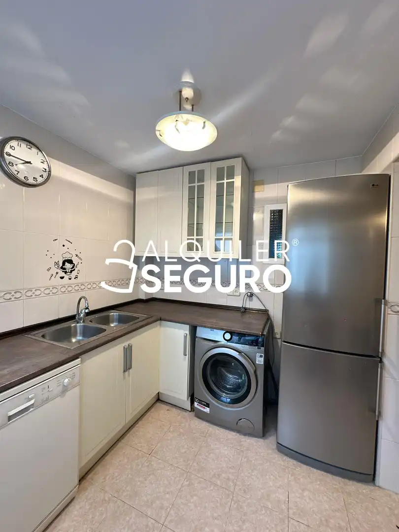 Cocina de Piso de alquiler en Madrid con Aire acondicionado, Calefacción y Amueblado