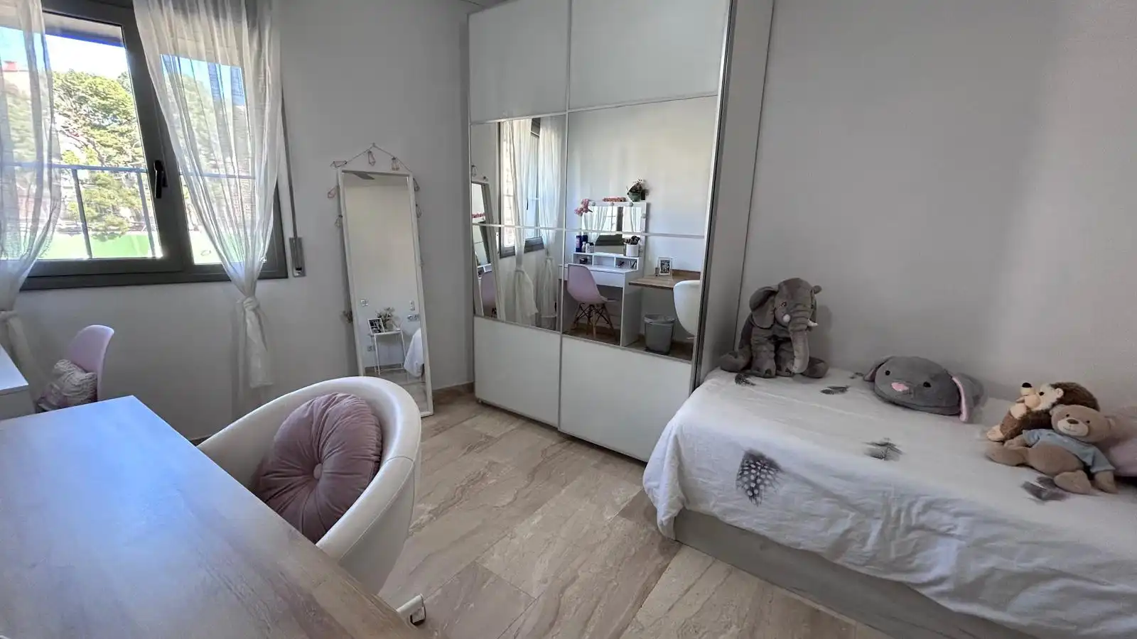 Habitación de Planta baja en venta en Sant Boi de Llobregat con Trastero y Piscina