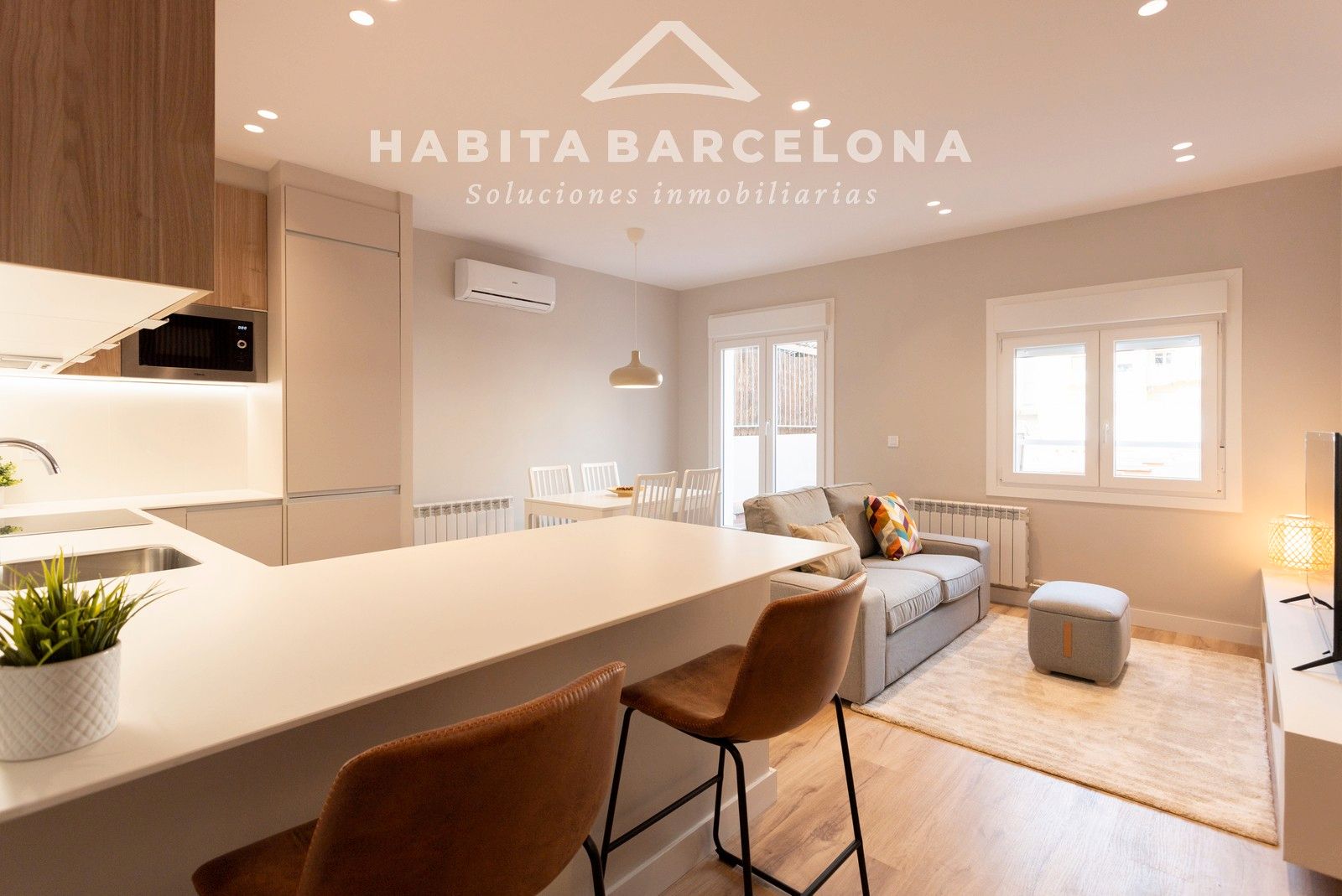 Vista exterior de Pis de lloguer en  Barcelona Capital amb Aire condicionat, Calefacció i Parquet