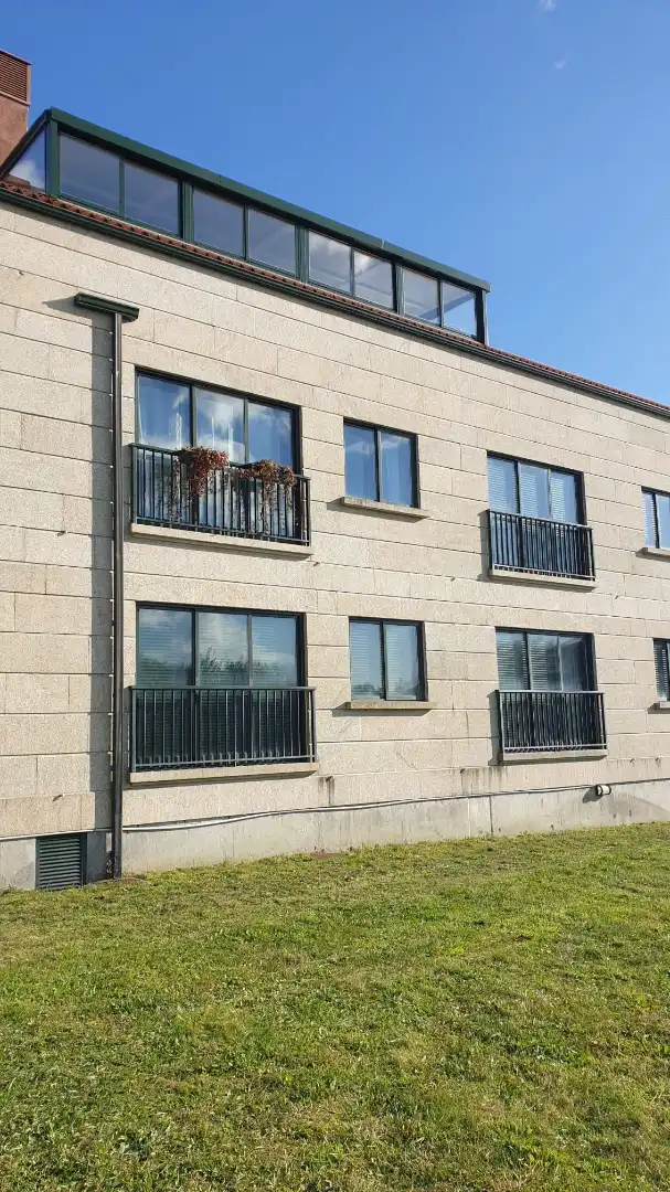 Vista exterior de Apartament en venda en A Illa de Arousa  amb Calefacció, Jardí privat i Terrassa