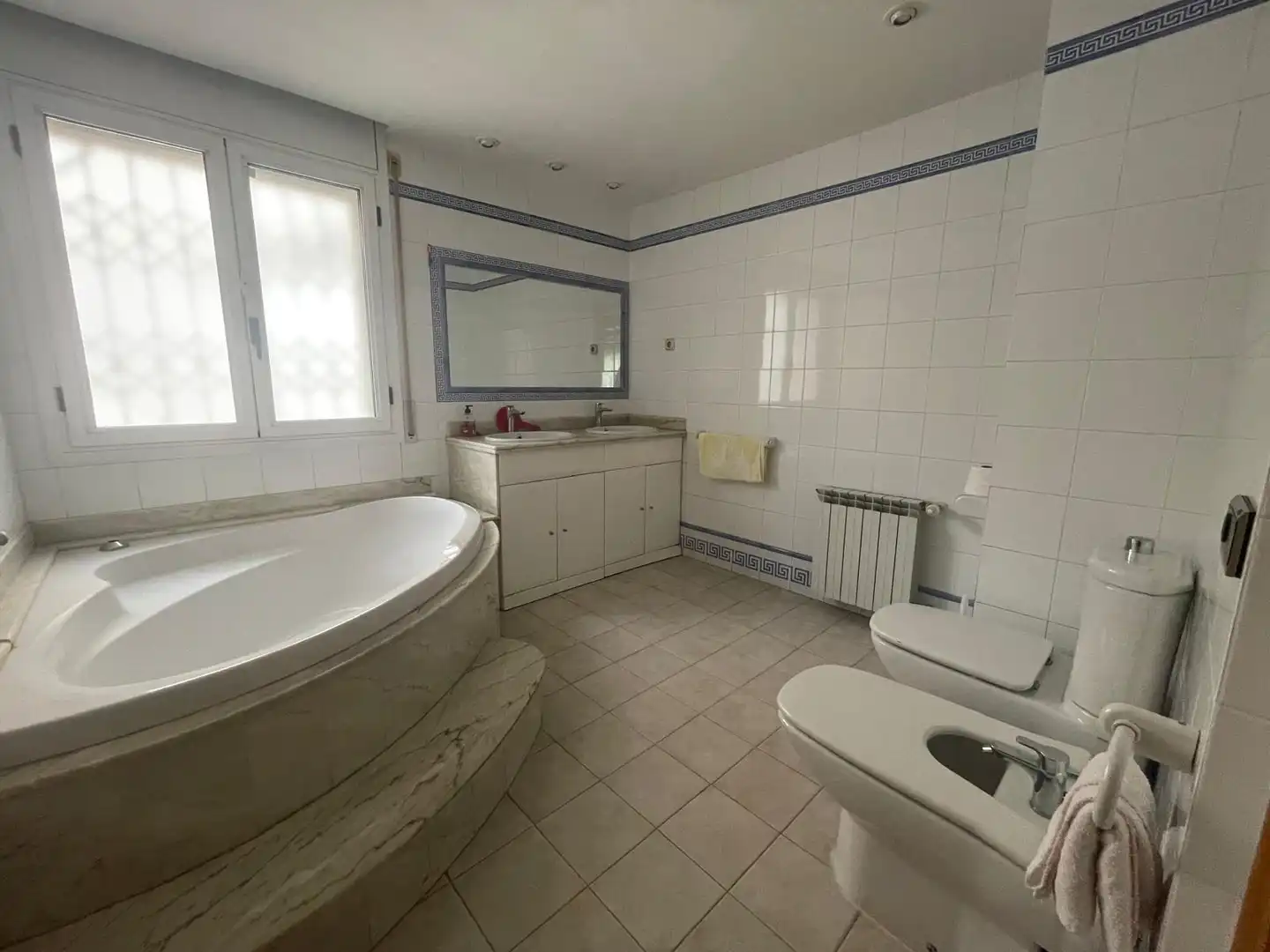 Badezimmer von Einfamilien-Reihenhaus zum Verkauf in Reus mit Klimaanlage, Heizung und Abstellraum