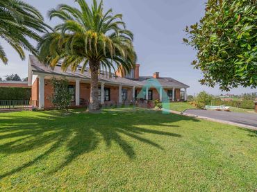 House with pool for sale in Lugar la Carrera
