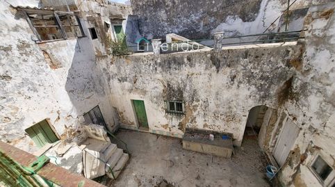 Gran casa en venta para reformar en pleno centro de Conil de la Frontera