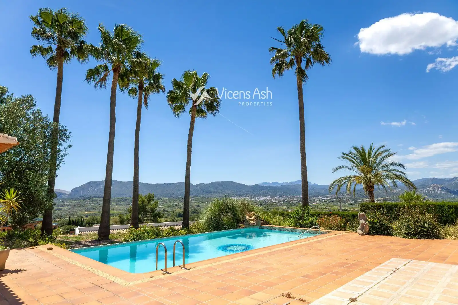 Swimming pool of Houses for sale in Jávea / Xàbia  with Air Conditioner, Heating and Terrace