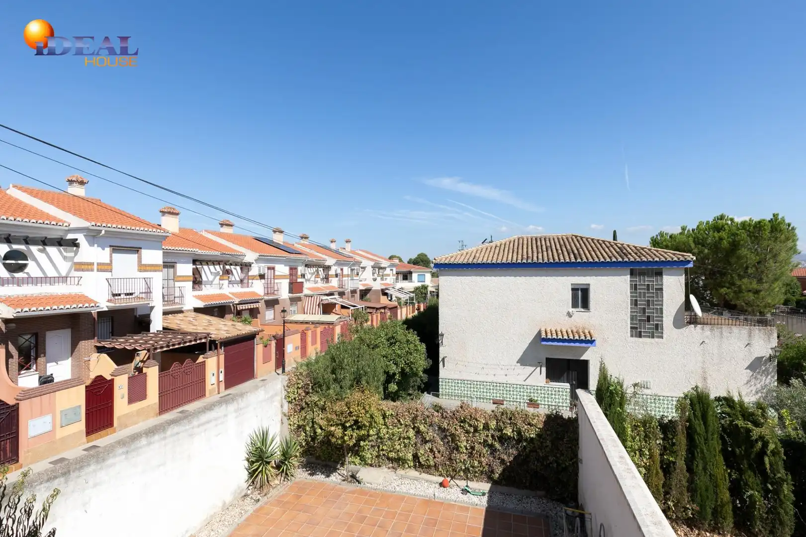 Vista exterior de Casa o chalet en venta en Ogíjares con Jardín privado, Terraza y Balcón