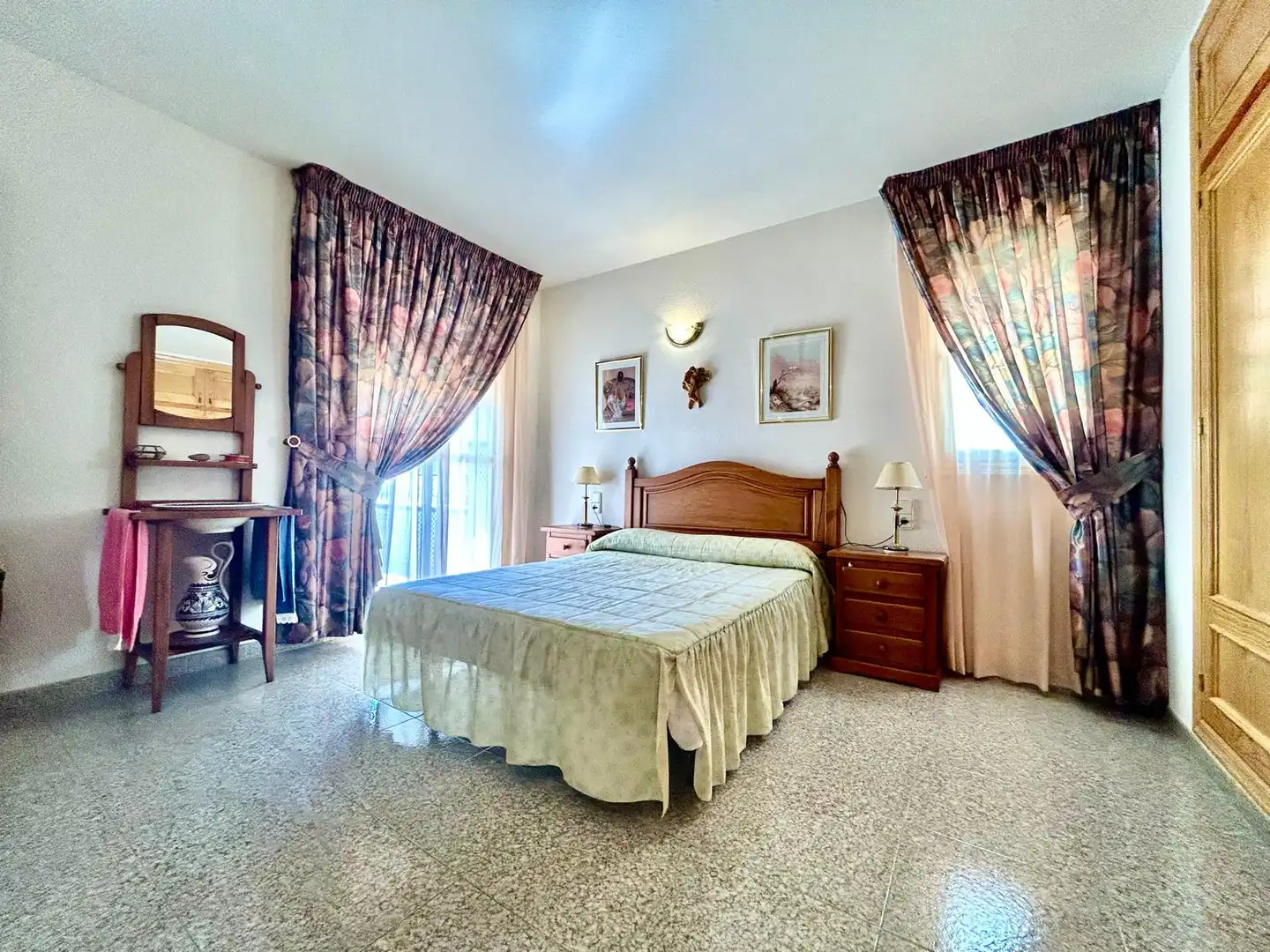 Habitación de Casa adosada en venta en Paterna del Río con Calefacción, Terraza y Trastero