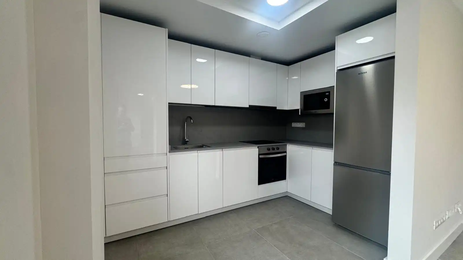 Küche von Maisonette zur Miete in Las Palmas de Gran Canaria mit Klimaanlage und Abstellraum