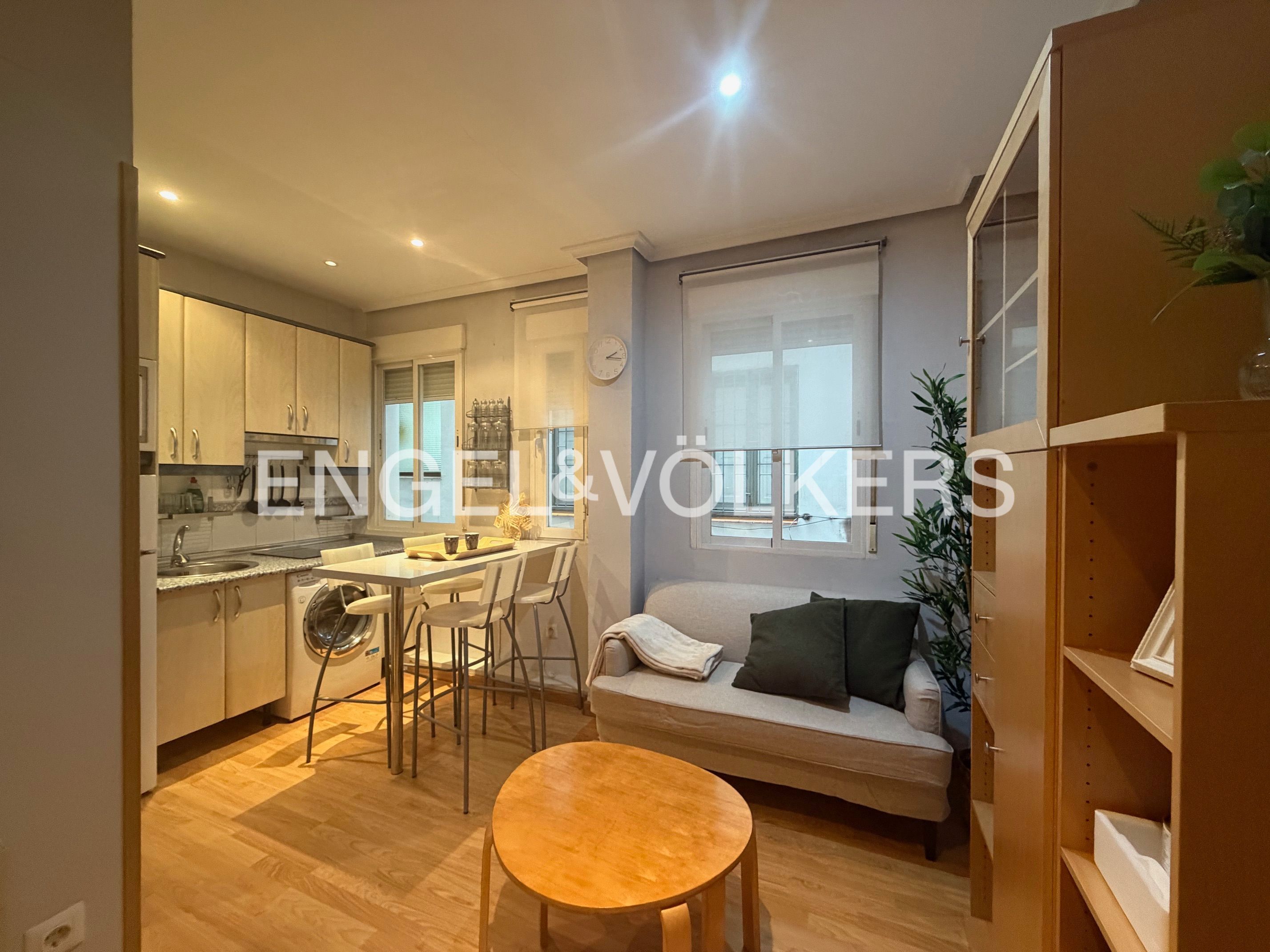 Vista exterior de Apartament de lloguer en  Madrid Capital amb Calefacció, Parquet i Moblat