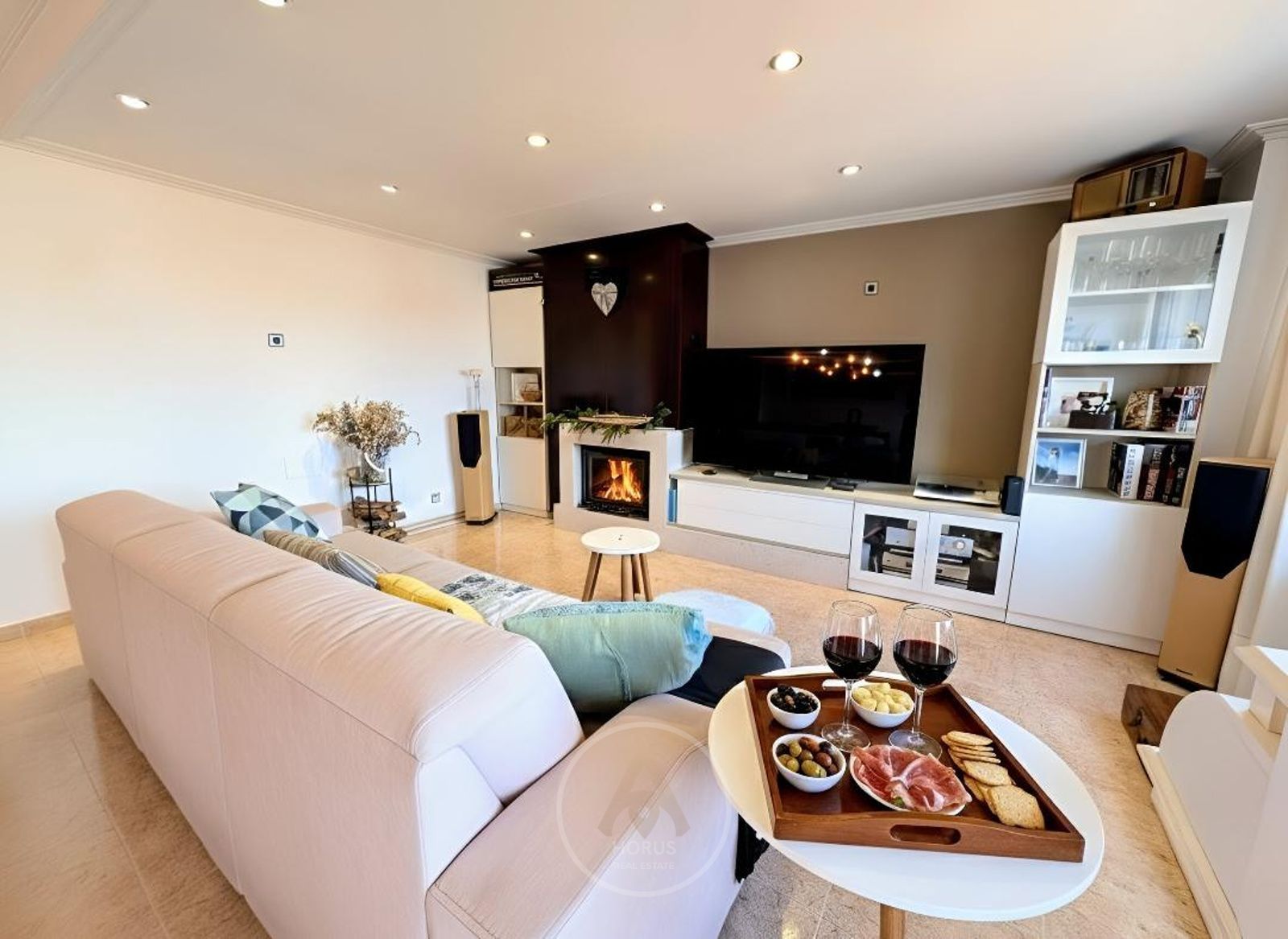 Sala d'estar de Dúplex en venda en Malgrat de Mar amb Terrassa, Traster i Moblat