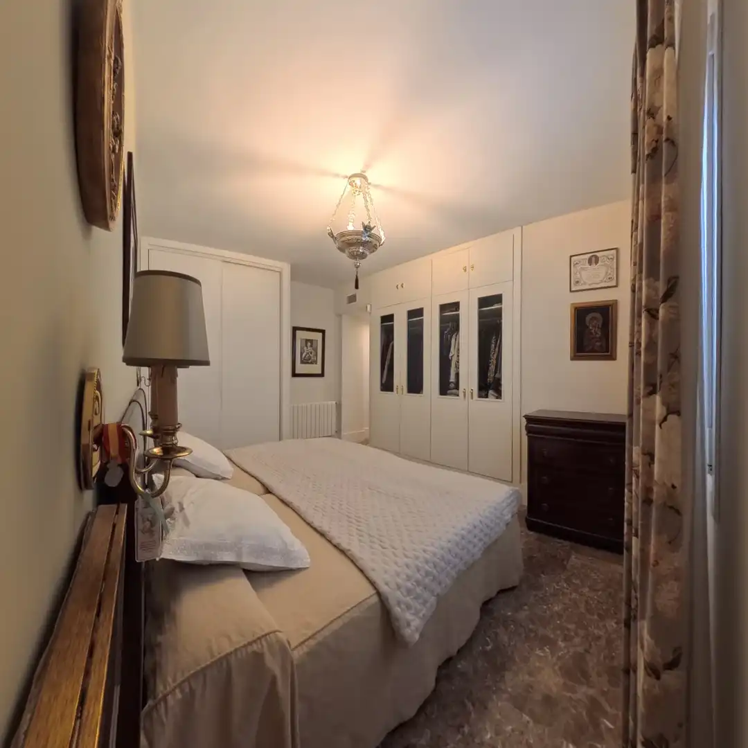 Habitación de Piso en venta en Sevilla con Aire acondicionado, Calefacción y Trastero