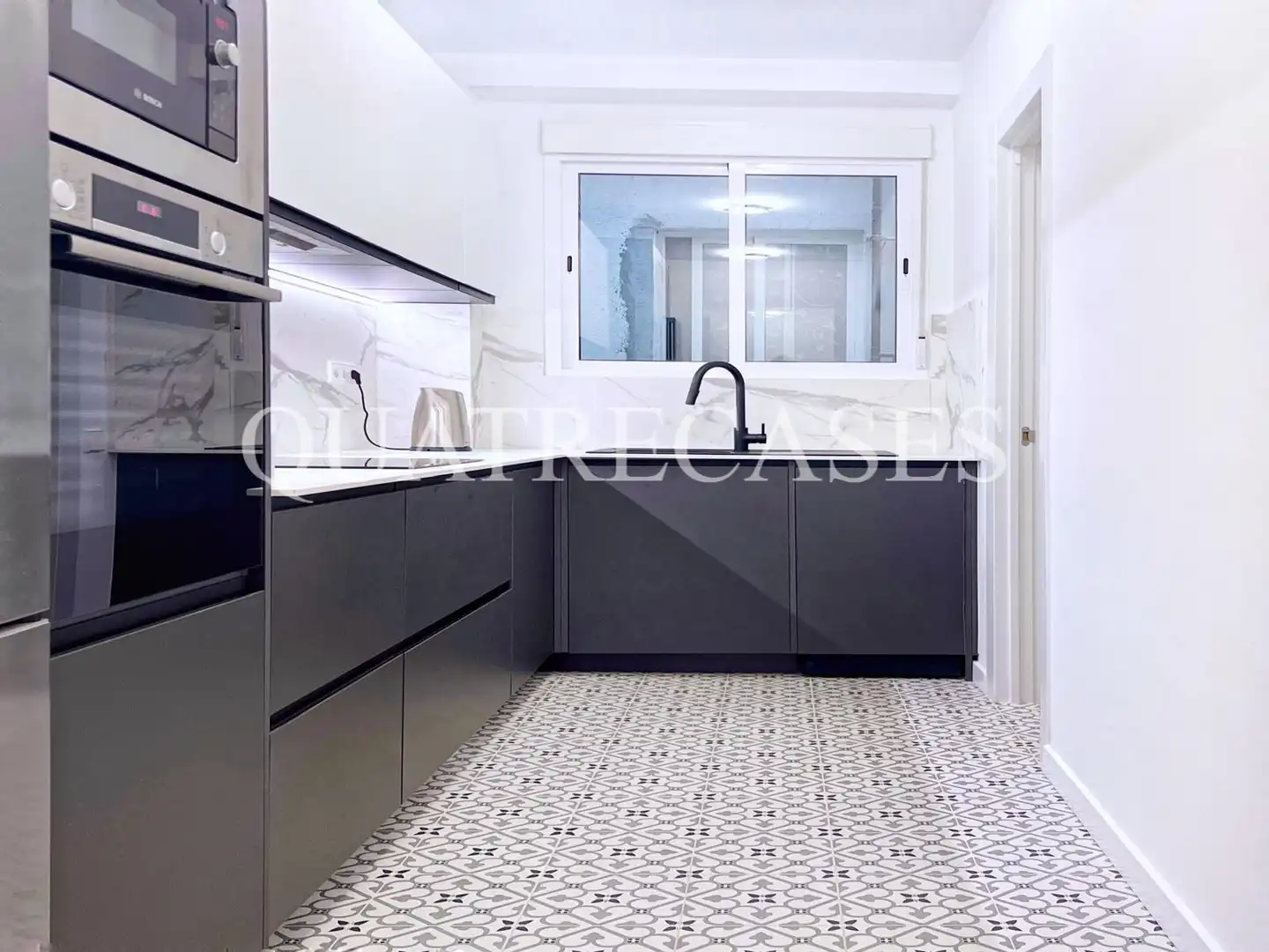 Piso con terraza en venta en Carrer del Rosselló, imagen 19