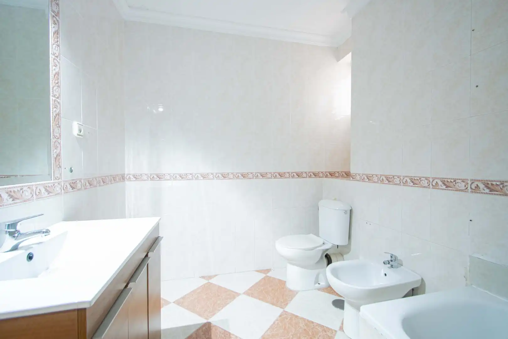 Baño de Casa adosada en venta en Sevilla con Aire acondicionado y Balcón