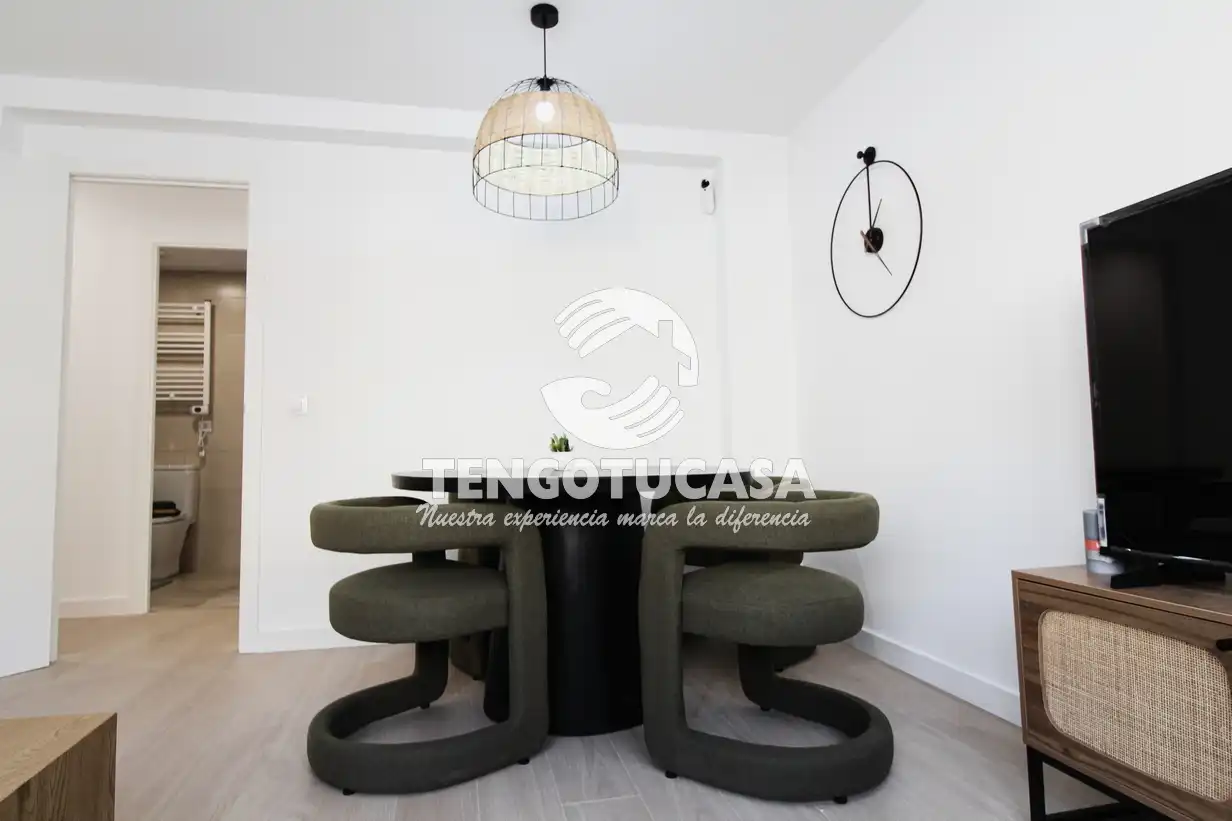 Dining room of Flat for sale in Madrid  with Air Conditioner, Heating and Furnished