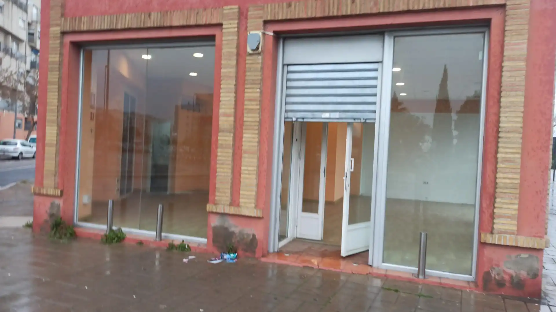 Local de alquiler en Sevilla con Aire acondicionado, Parquet y Alarma
