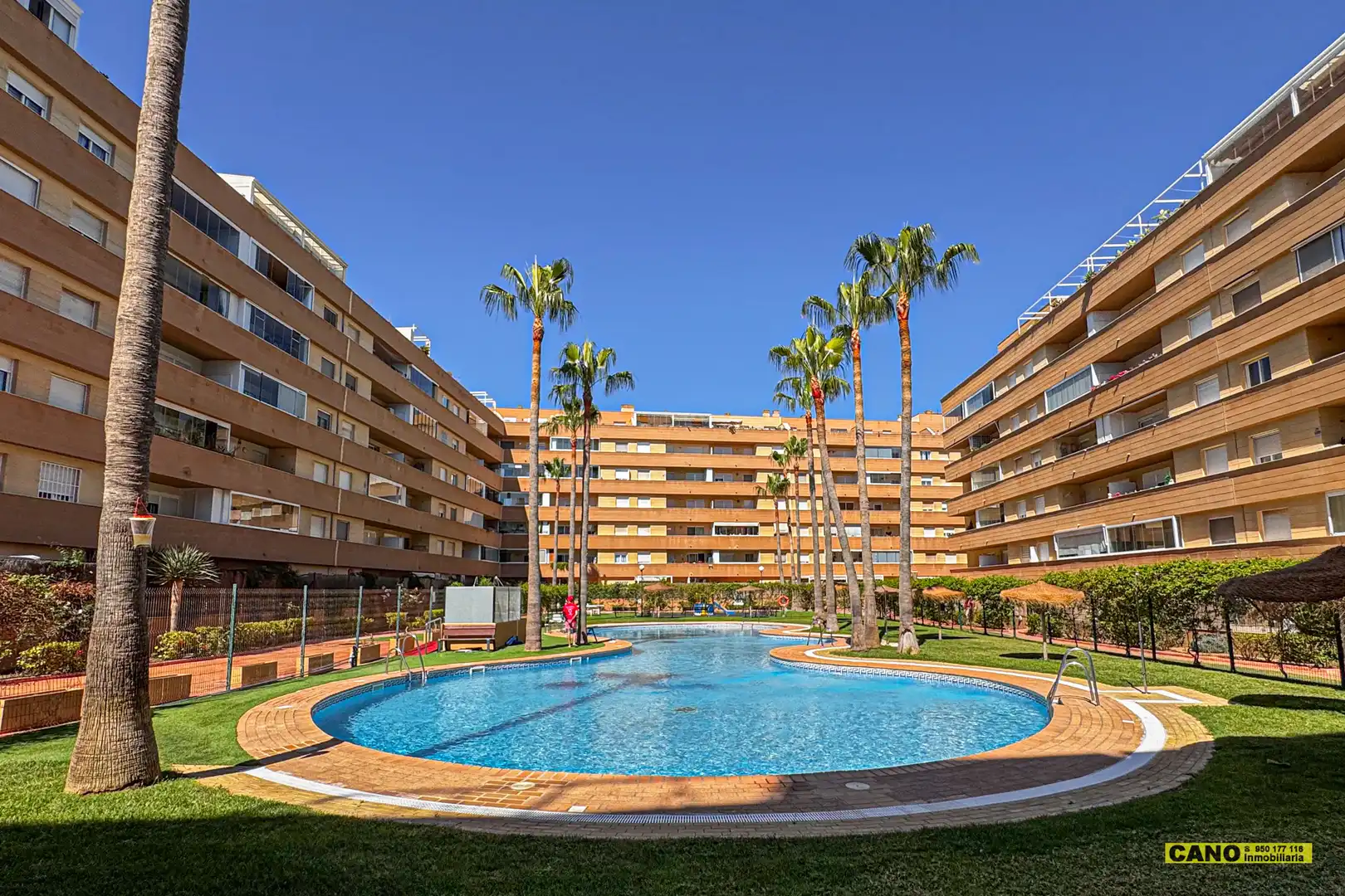 Swimming pool of Flat for sale in Roquetas de Mar  with Air Conditioner, Heating and Terrace