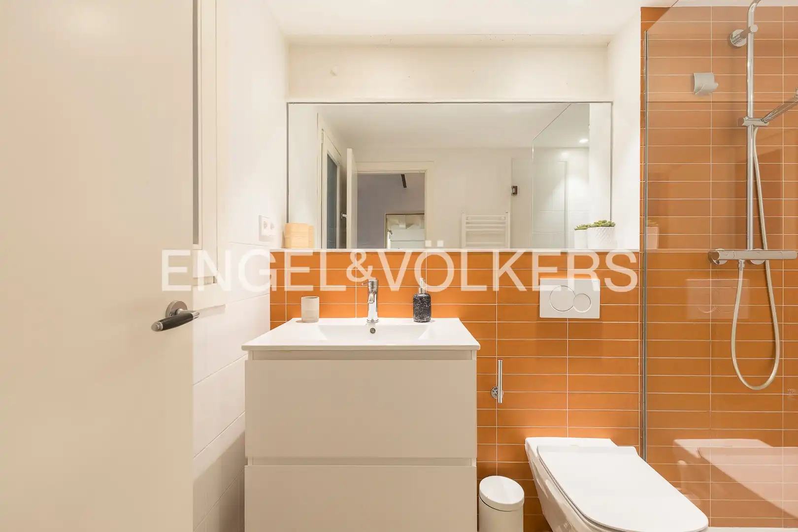 Baño de Piso en venta en Barcelona con Aire acondicionado, Calefacción y Terraza