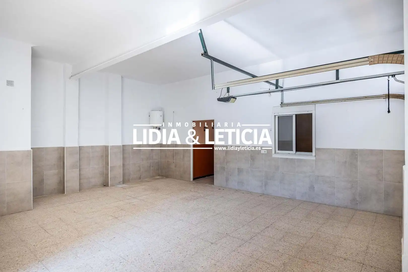 Vista exterior de Casa o xalet en venda en Alcalá de Guadaira amb Aire condicionat i Terrassa