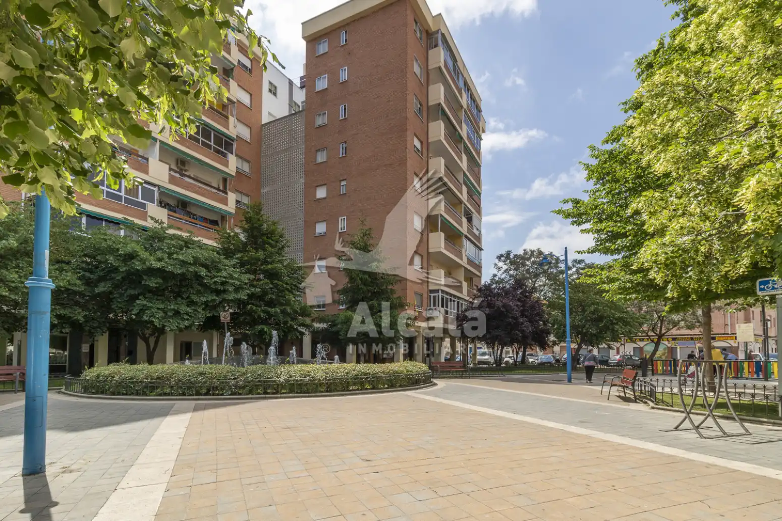 Vista exterior de Piso en venta en Azuqueca de Henares con Aire acondicionado, Jardín privado y Domótica