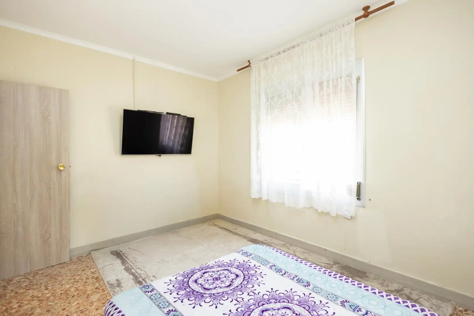 Schlafzimmer von Wohnung zum Verkauf in Sant Boi de Llobregat mit Klimaanlage, Ofen und Balkon