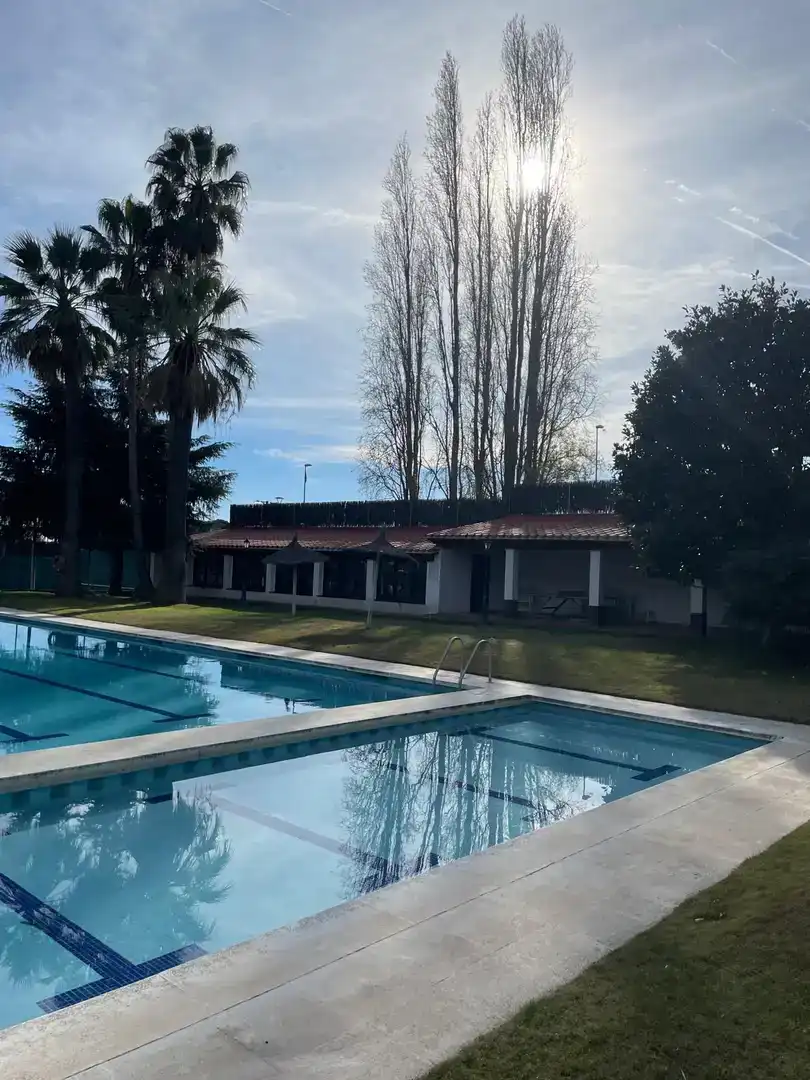 Piscina de Casa adosada en venda en Cabrils amb Aire condicionat i Piscina