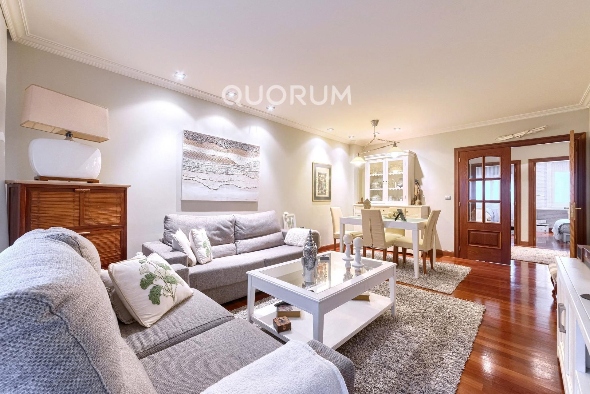 Living room of Flat for sale in Basauri   with Heating, Terrace and Storage room