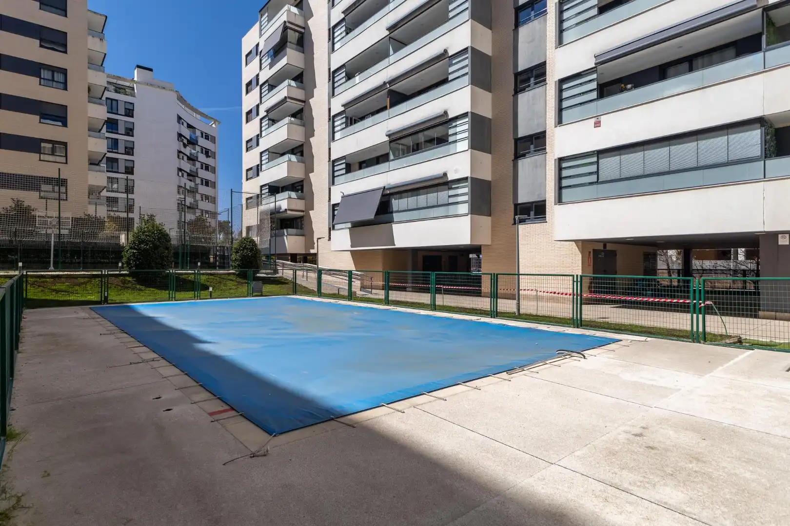 Piscina de Piso en venta en Madrid con Aire acondicionado, Calefacción y Terraza