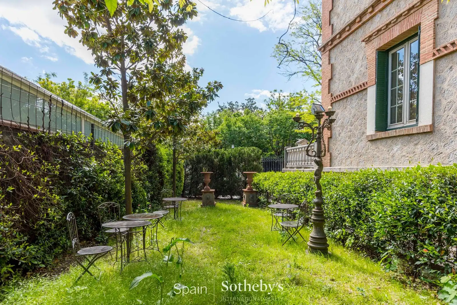 Houses for sale in Calle Juan de Toledo, Abantos - Carmelitas