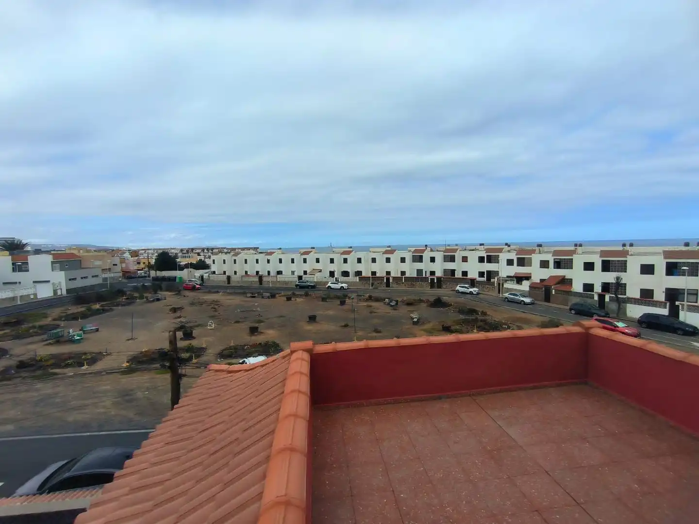 Vista exterior de Casa o xalet en venda en Telde amb Aire condicionat, Terrassa i Balcó