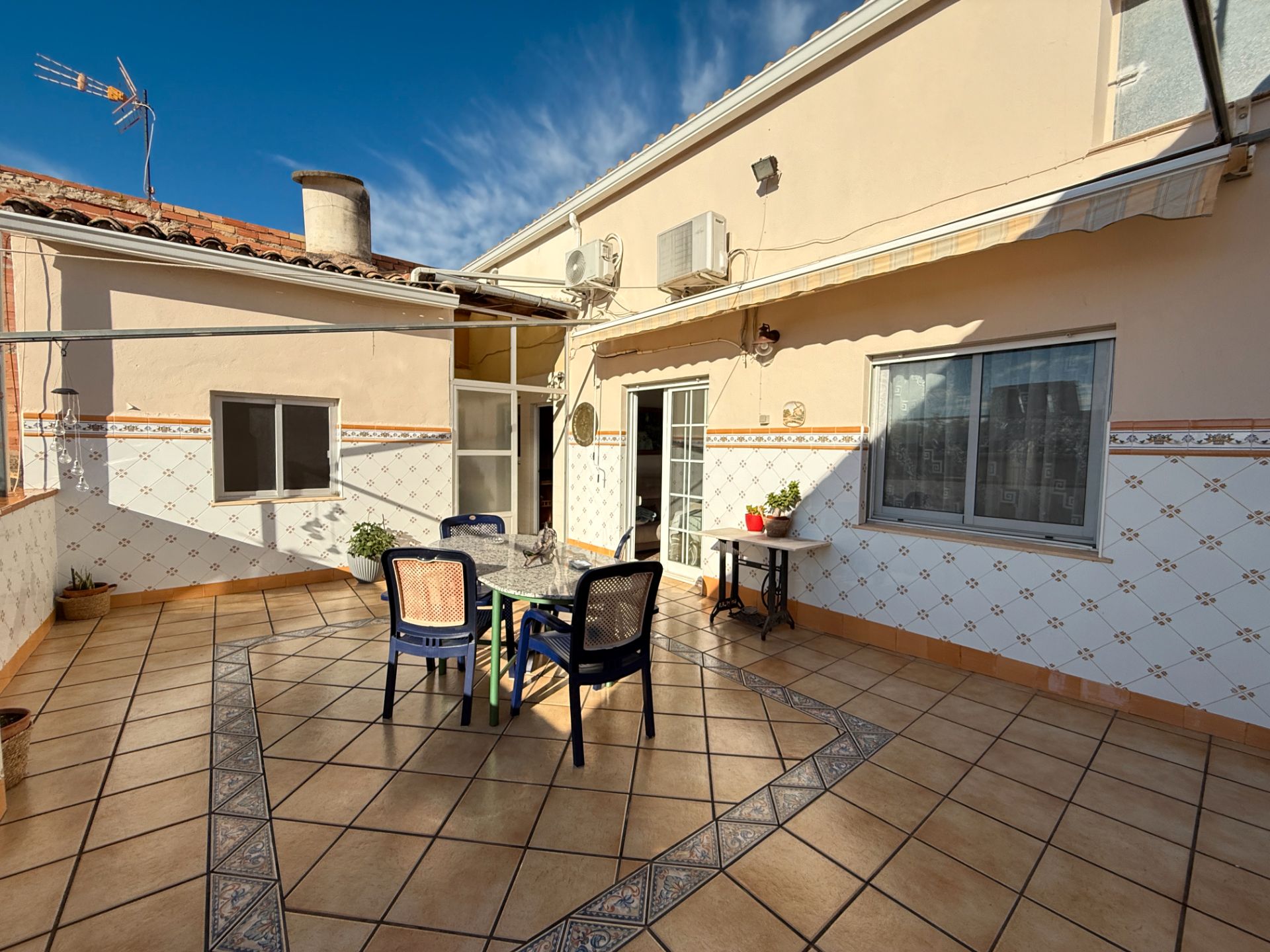 Vista exterior de Casa adosada en venda en Aielo de Malferit amb Aire condicionat, Calefacció i Terrassa