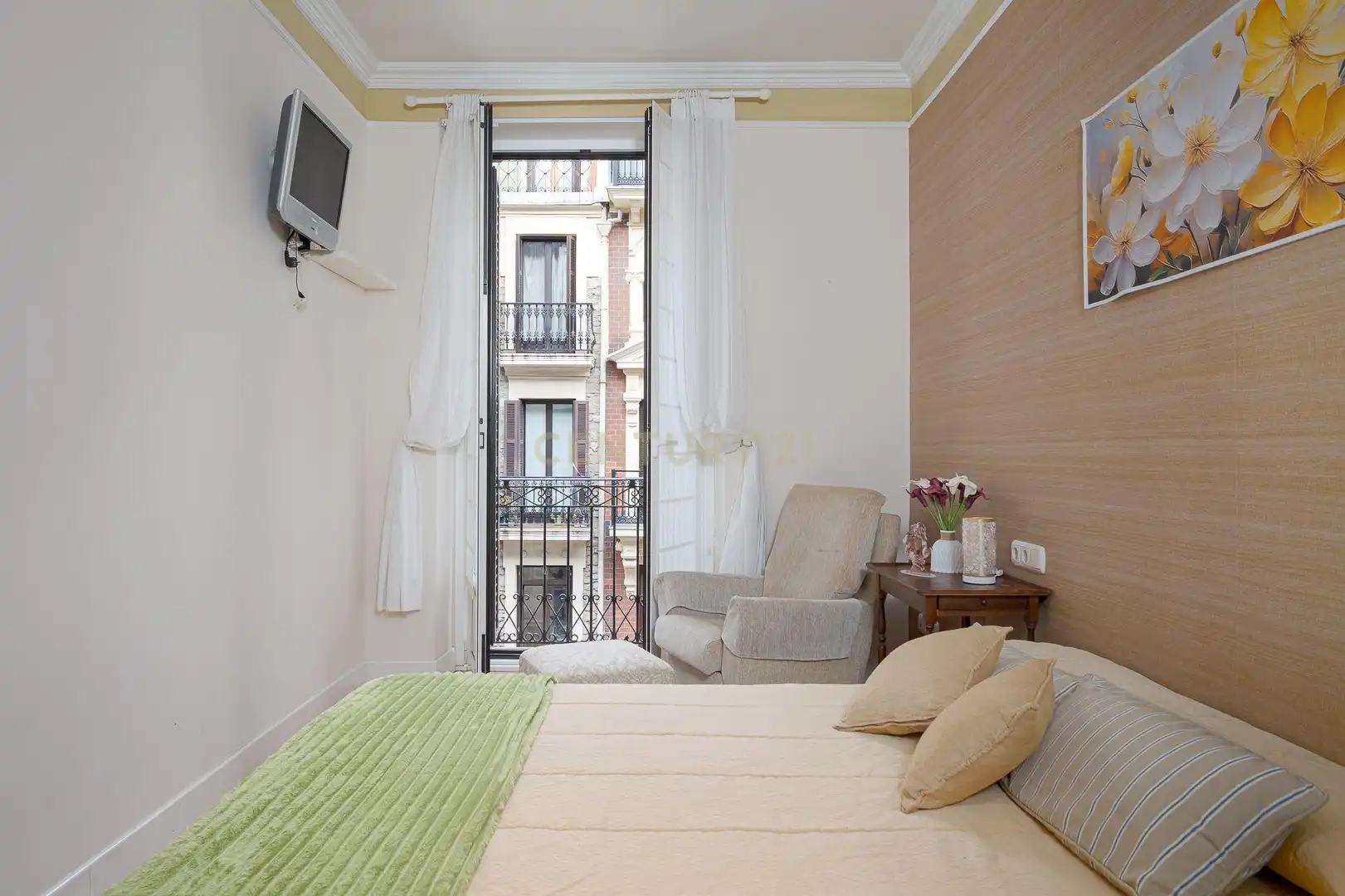 Dormitori de Apartament en venda en Donostia - San Sebastián  amb Forn, Rentadora i Microones