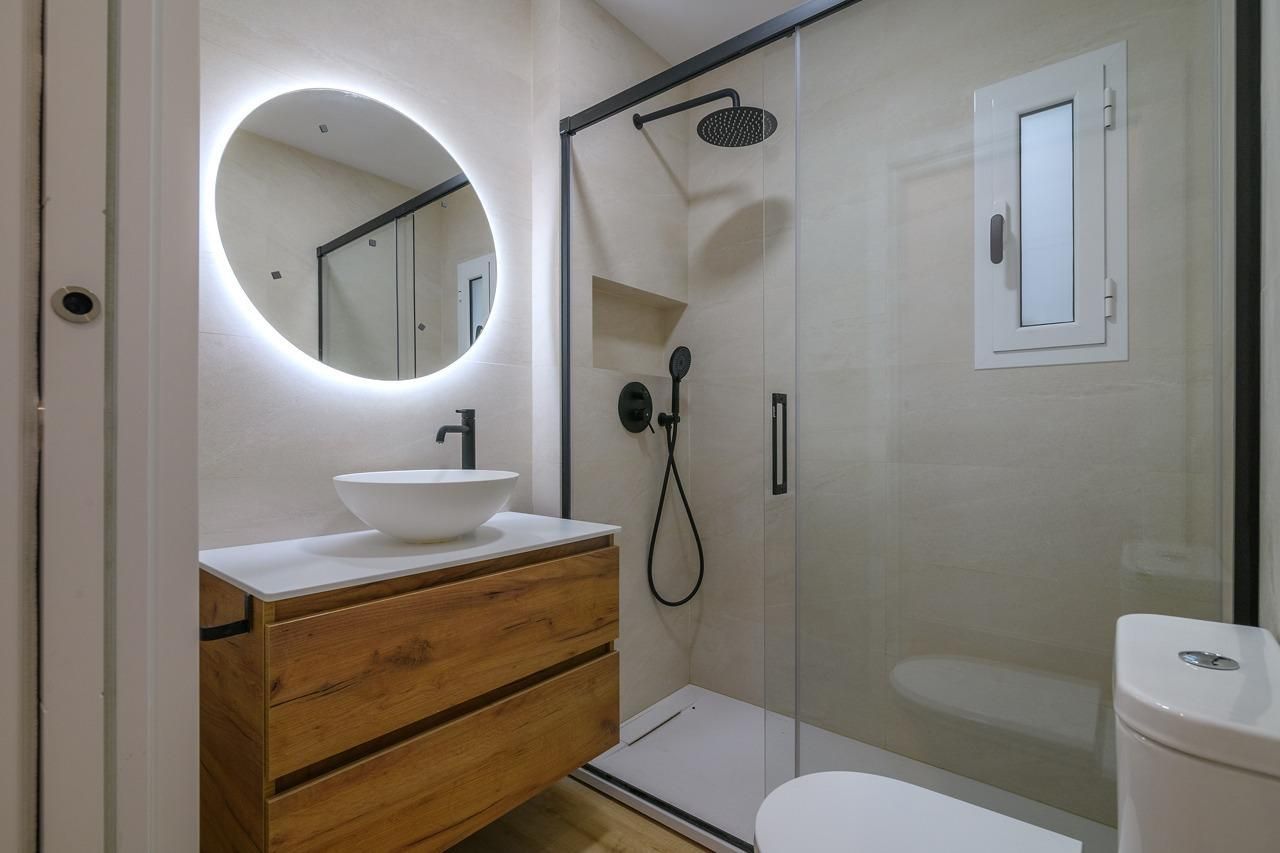 Flat for sale in GUINARDO, 24, El Baix Guinardó, Horta - Guinardó