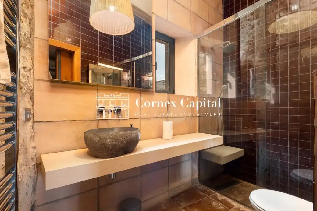 Bathroom of Houses for sale in Jafre, Girona
