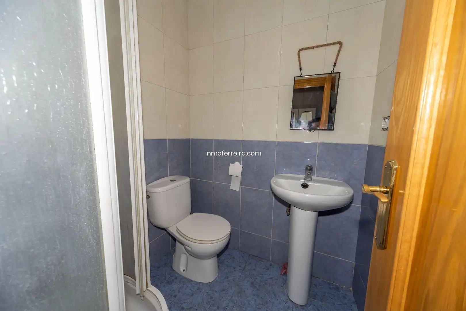 Bathroom of Houses for sale in Darro  with Storage room