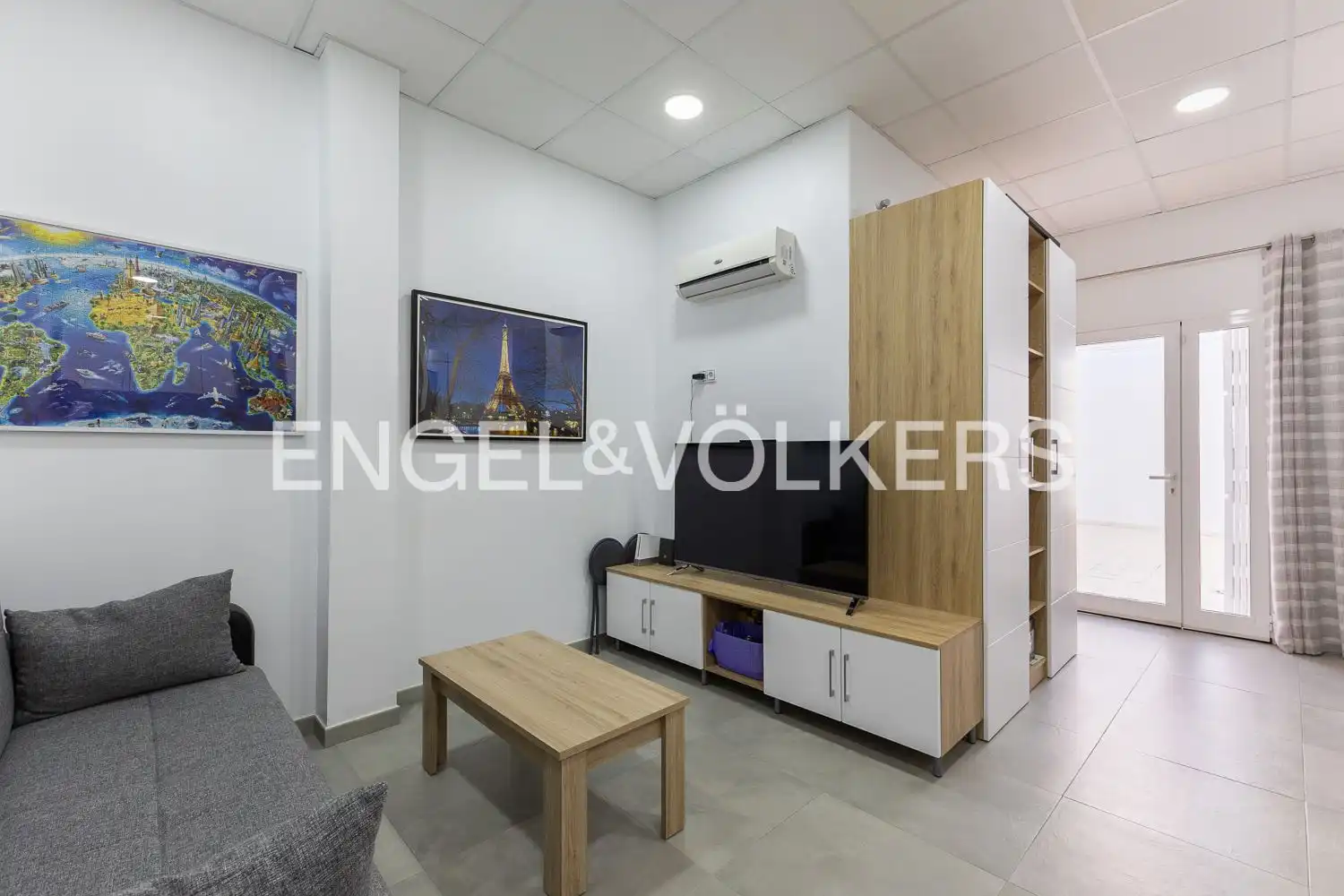 Living room of Houses for sale in La Pobla de Vallbona  with Air Conditioner, Heating and Terrace