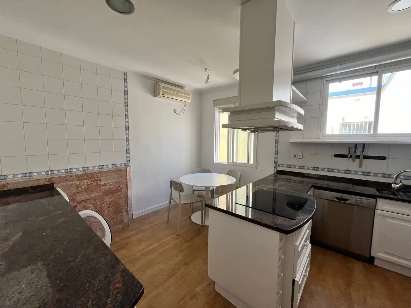 Cuina de Pis de lloguer en Madrid amb Aire condicionat, Calefacció i Parquet