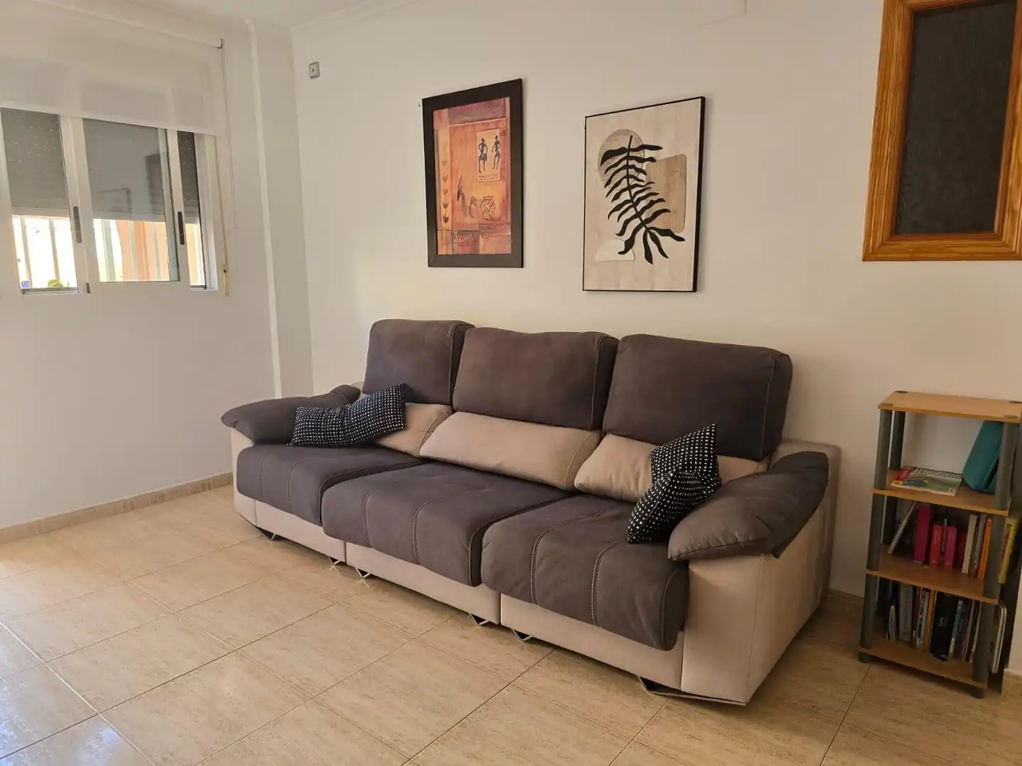 Sala de estar de Planta baja en venta en Tavernes de la Valldigna con Terraza y Piscina comunitaria