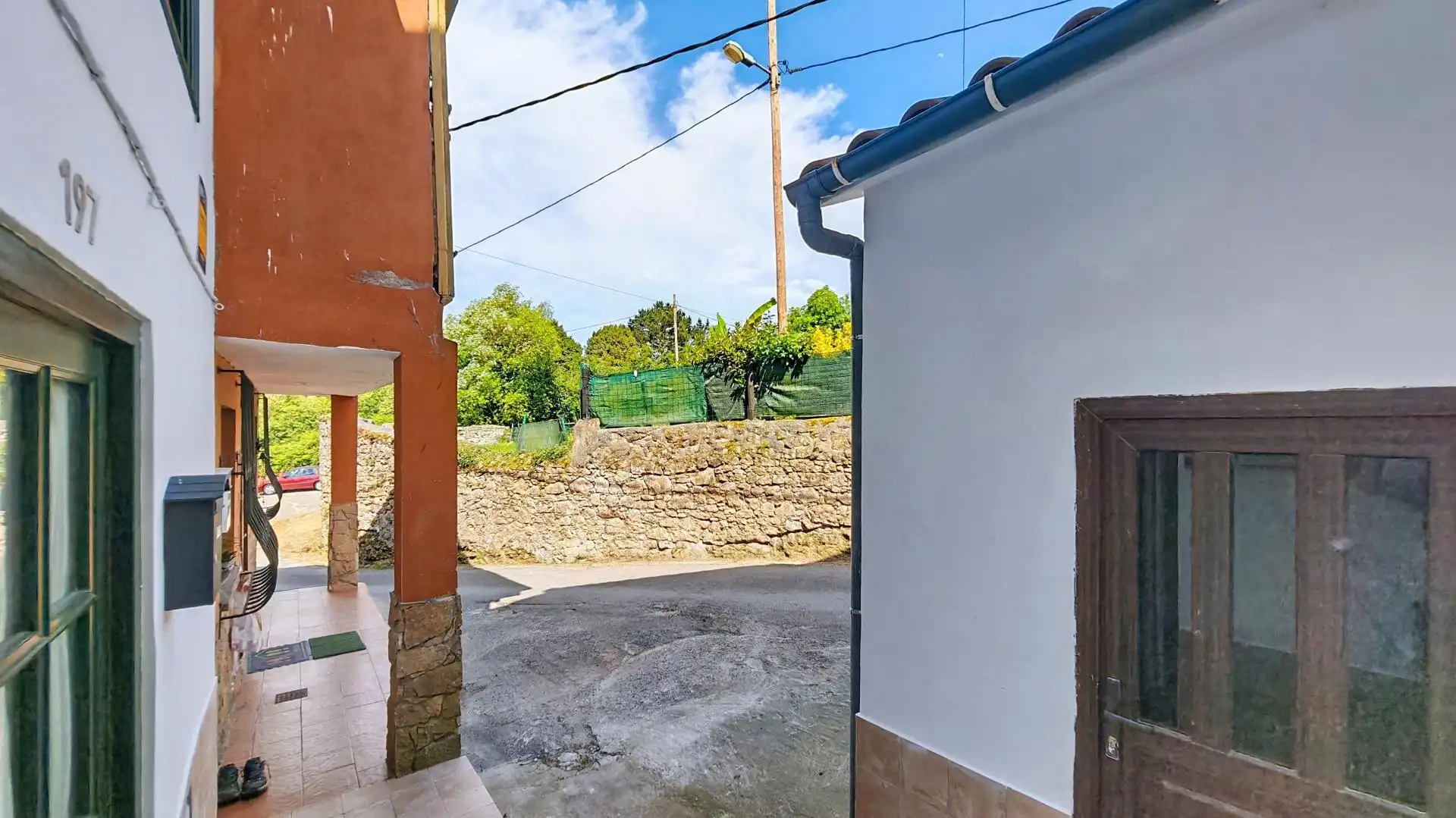 Vista exterior de Casa adosada en venta en Oviedo 