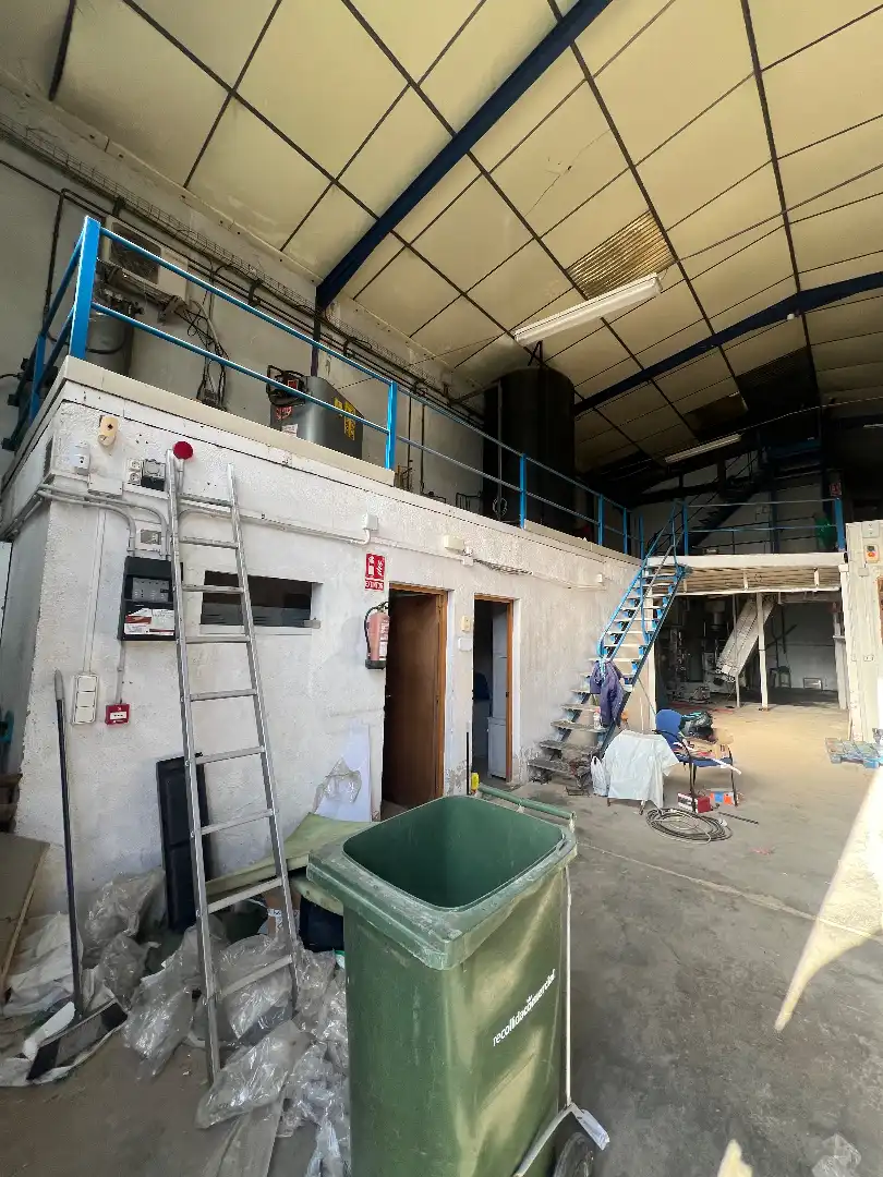 Nave industrial in vendita a Carrer Illes Medes, imagen 3