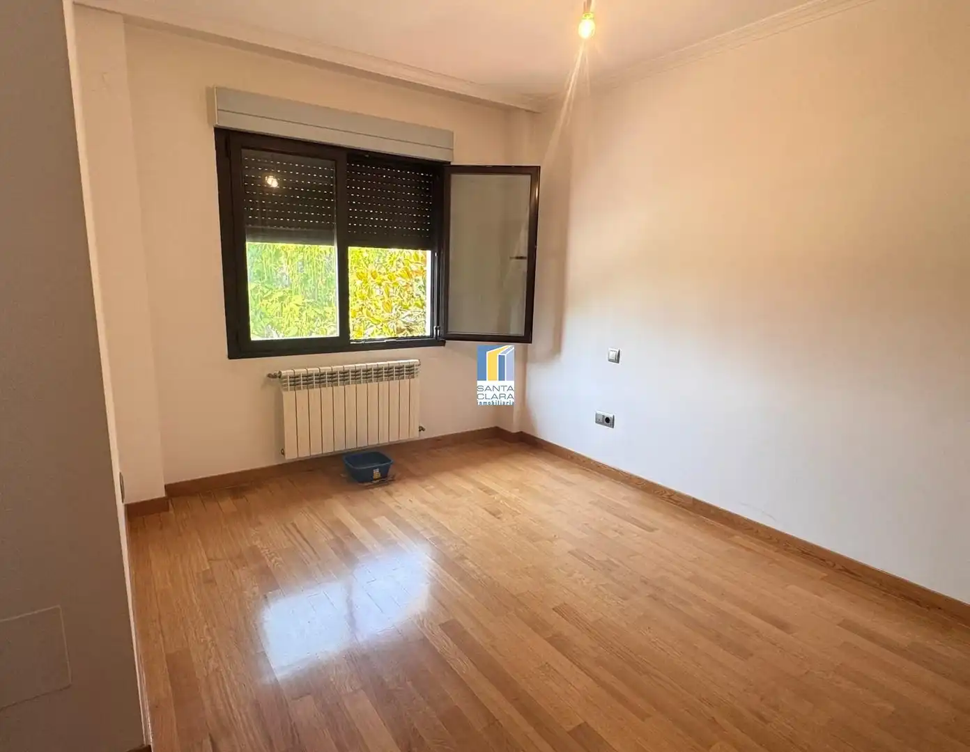 Dormitori de Casa adosada en venda en Zamora Capital  amb Calefacció, Jardí privat i Parquet