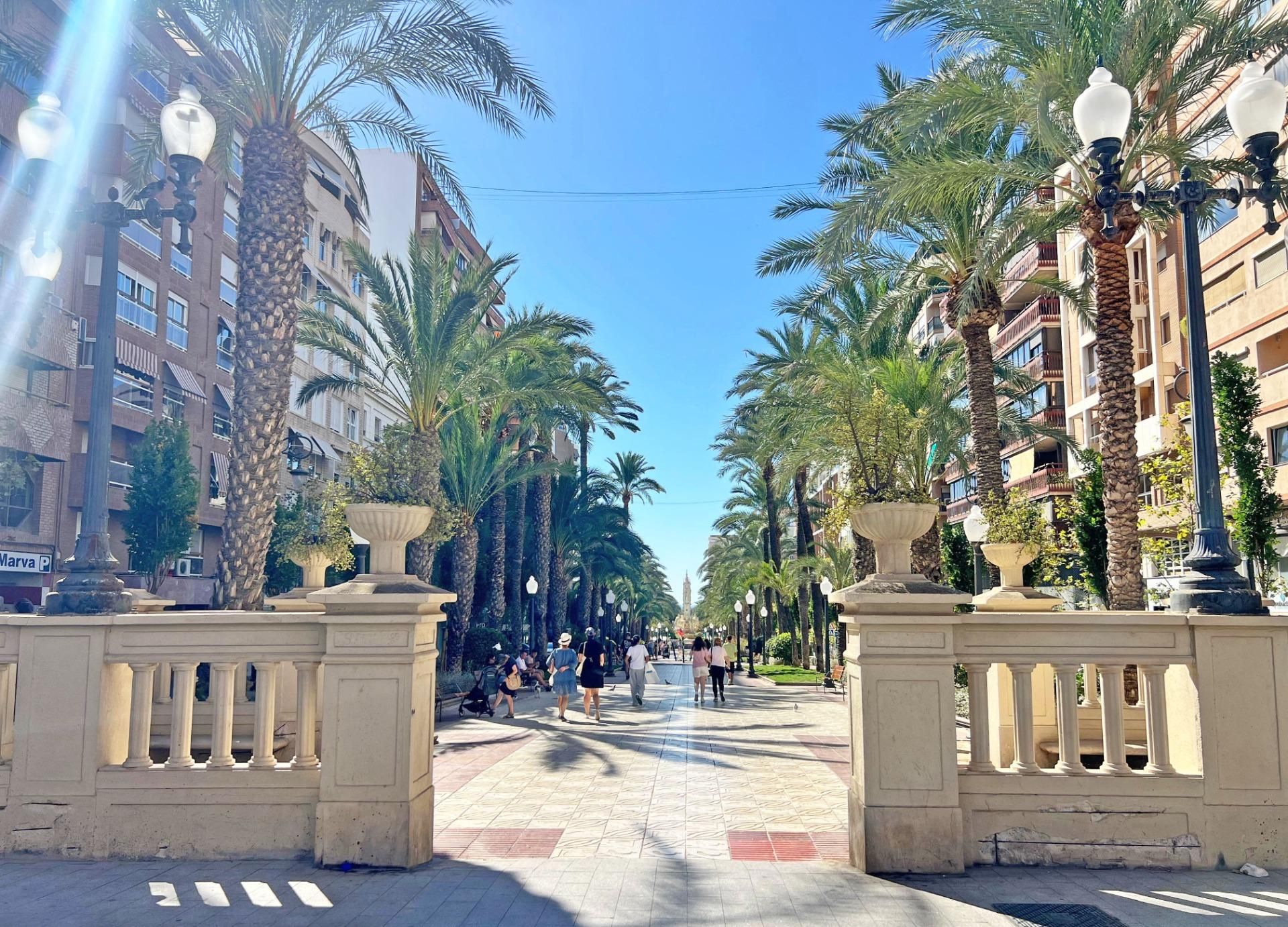 Vista exterior de Pis en venda en Alicante / Alacant amb Aire condicionat, Calefacció i Terrassa