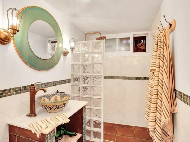 Bany de Casa o xalet de lloguer en Marbella amb Aire condicionat, Jardí privat i Terrassa