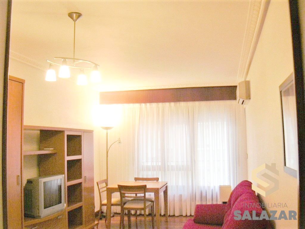Sala d'estar de Pis de lloguer en Bilbao  amb Aire condicionat, Calefacció i Terrassa